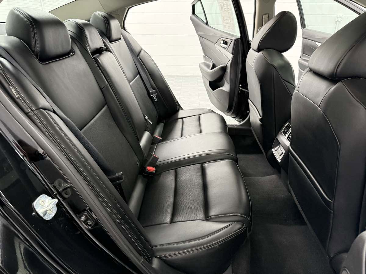 Used 2023 Nissan Maxima SL image 13