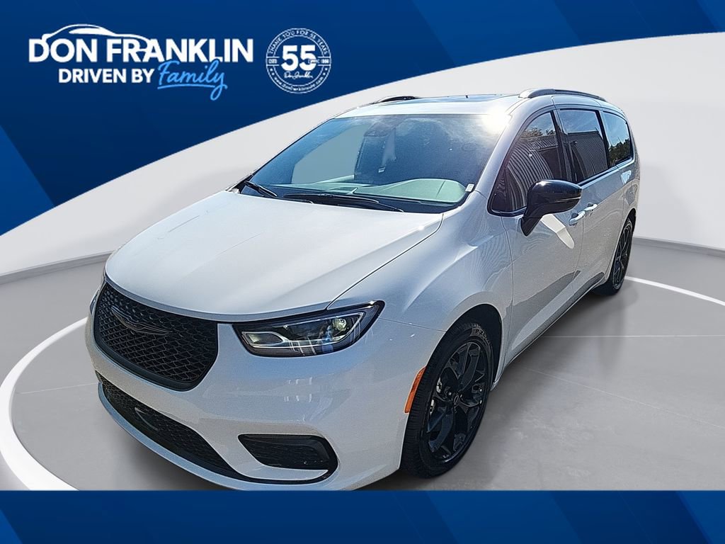 New 2026 Chrysler Pacifica Limited w/ S Appearance Package