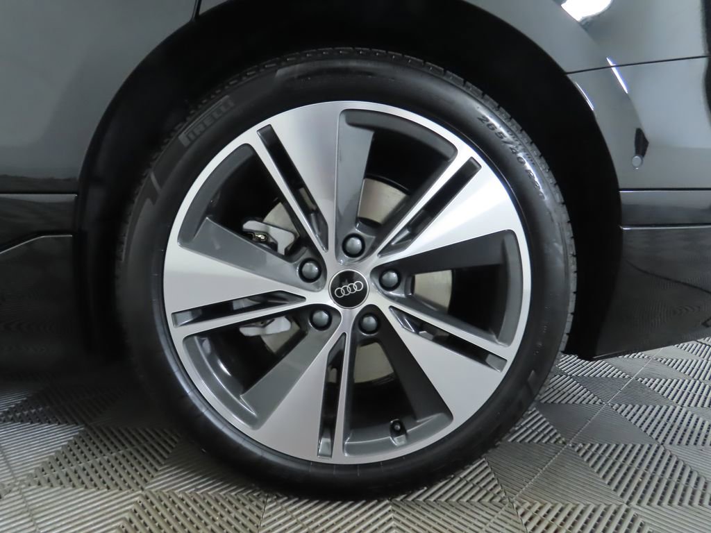 Used 2025 Audi A6 e-tron Premium Plus w/ Premium Plus image 33