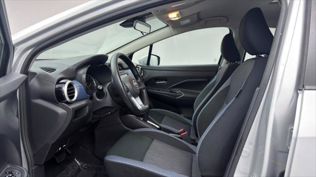 Used 2025 Nissan Versa SV FWD image 14