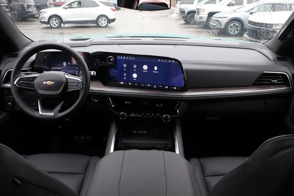 New 2026 Chevrolet Suburban LT image 40