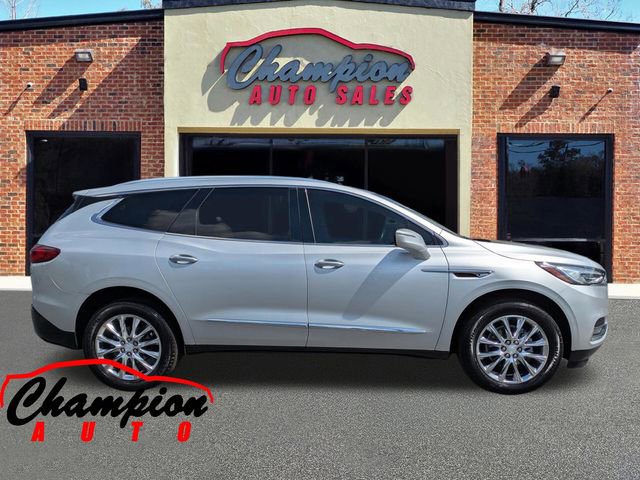 Used 2021 Buick Enclave Essence w/ Sound and Sites Package image 3