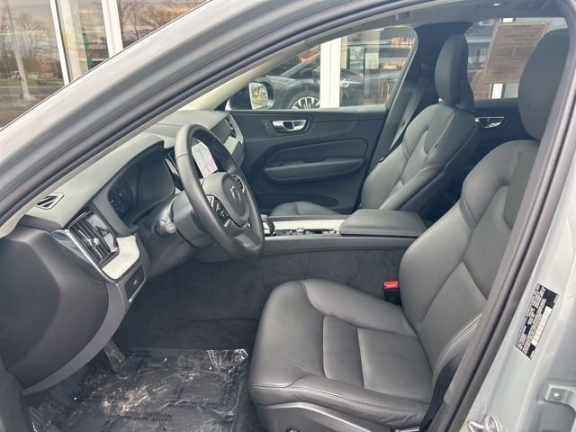 Certified 2025 Volvo XC60 B5 Plus image 17