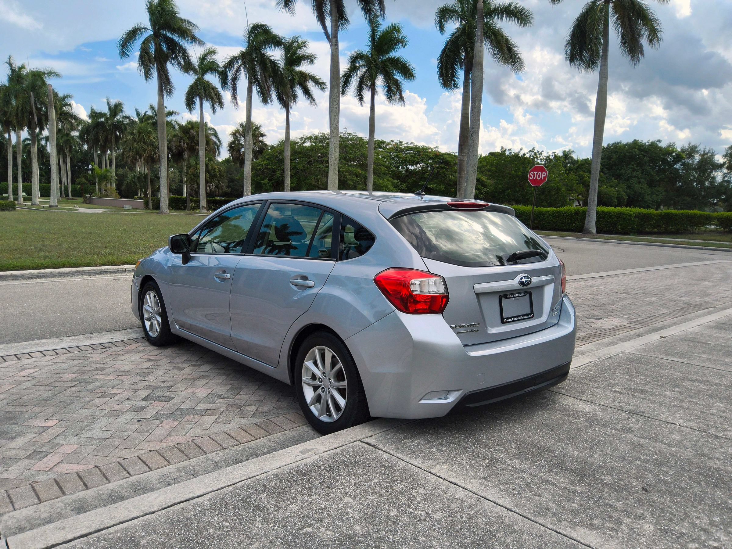 Used 2014 Subaru Impreza 2.0i Premium w/ All-Weather Package w/CVT AWD/4WD image 19