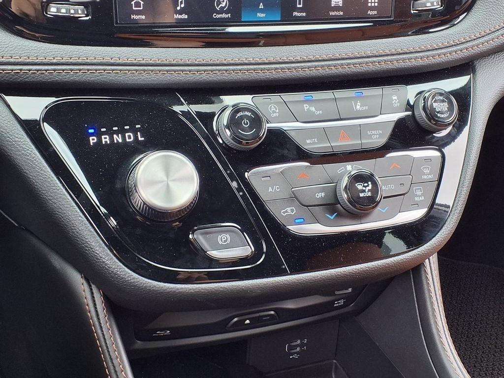 New 2026 Chrysler Pacifica Pinnacle AWD/4WD image 9