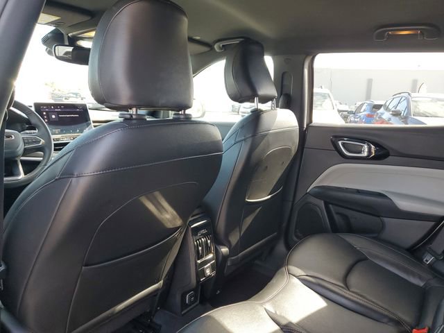 Used 2023 Jeep Compass Limited image 12