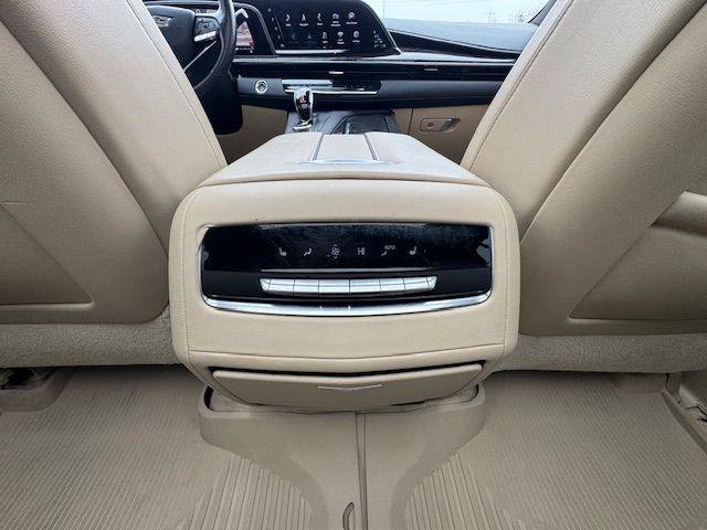 Used 2021 Cadillac Escalade ESV Premium Luxury AWD/4WD image 29