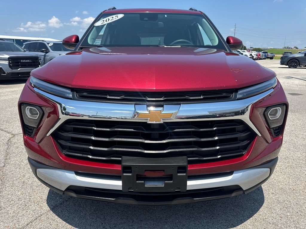 Used 2025 Chevrolet TrailBlazer LT AWD/4WD image 11