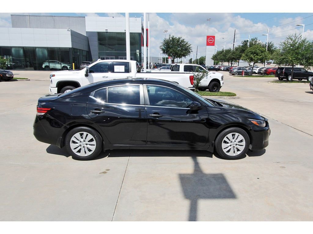 Used 2024 Nissan Sentra S w/ Trunk Package FWD image 7