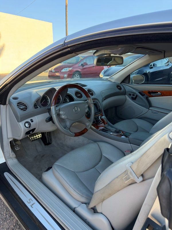Used 2004 Mercedes-Benz SL 500 w/ Comfort Pkg image 10