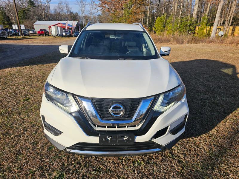 Used 2017 Nissan Rogue SV w/ SV Premium Package image 2