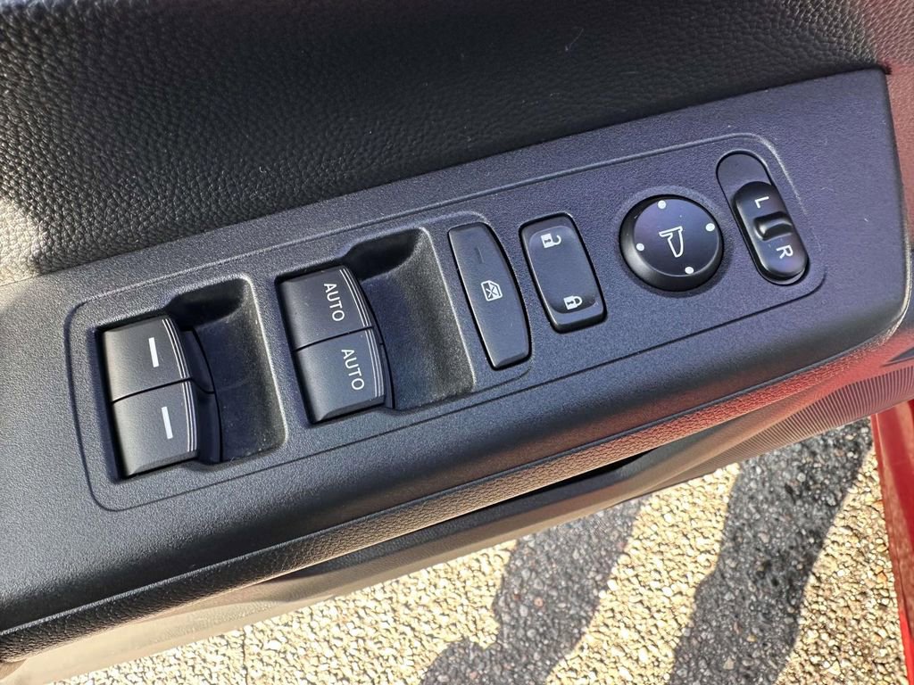 Used 2023 Honda CR-V EX image 9