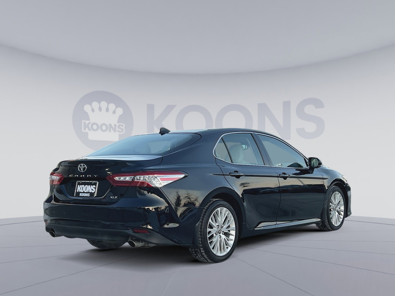 Used 2020 Toyota Camry XLE image 7