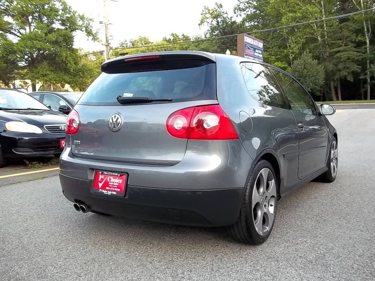 Used 2009 Volkswagen GTI 2-Door FWD image 4