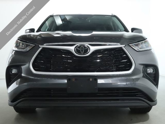 Used 2023 Toyota Highlander Limited image 9