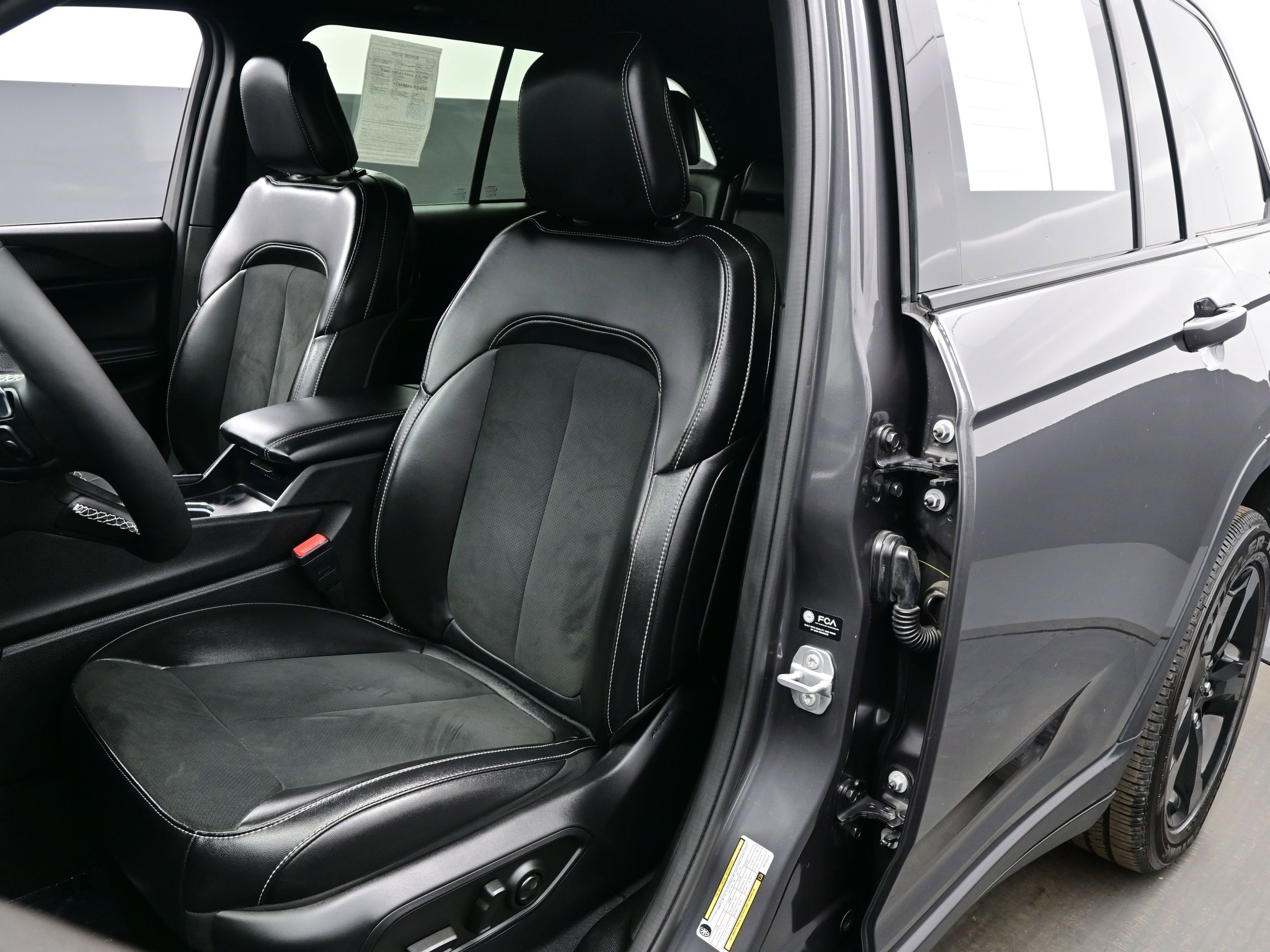 Used 2024 Jeep Grand Cherokee Altitude image 12