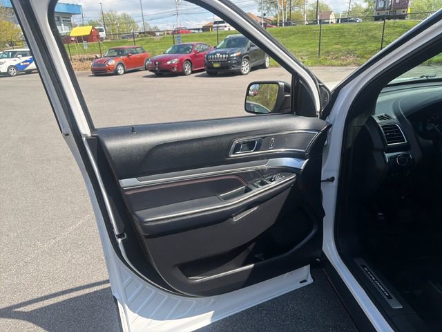 Used 2018 Ford Explorer Sport AWD/4WD image 28