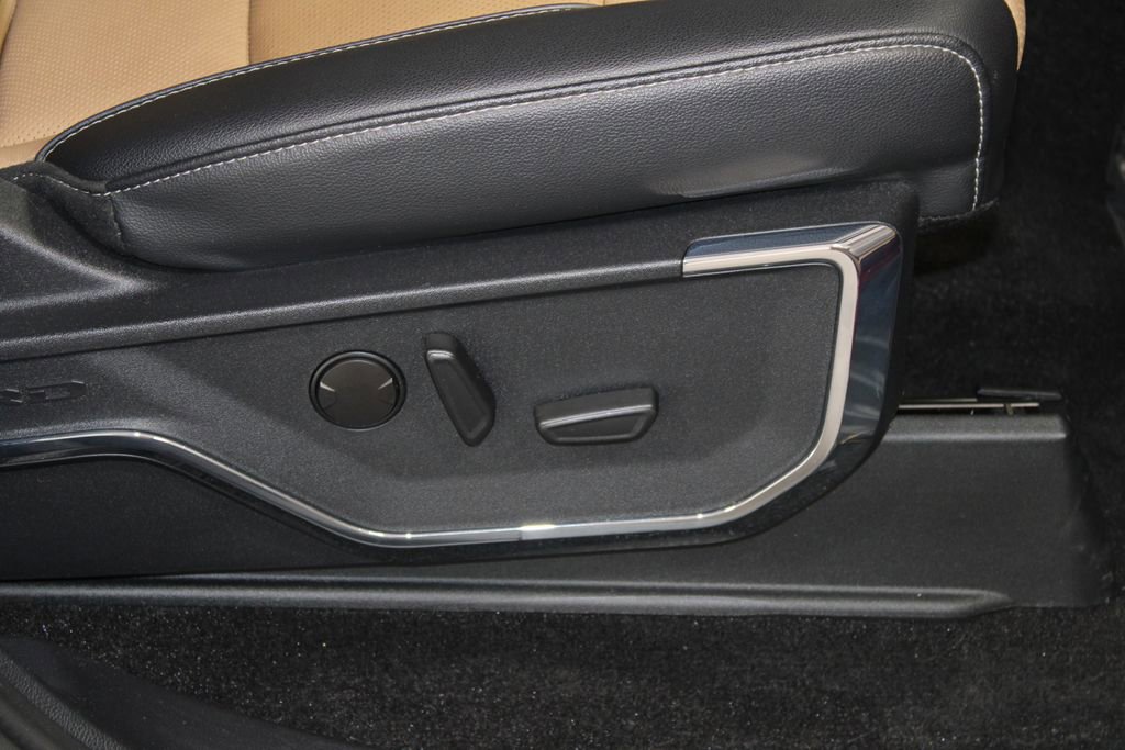 Used 2022 Ford F150 Lariat w/ Equipment Group 501A Mid image 29