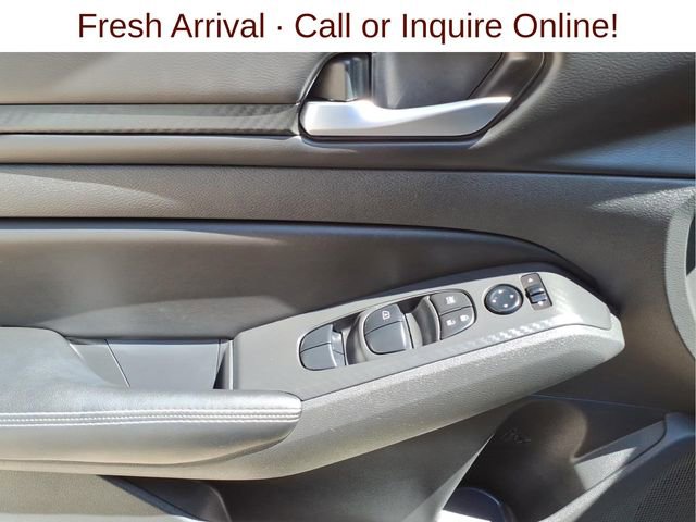 Used 2024 Nissan Altima 2.5 SV image 11