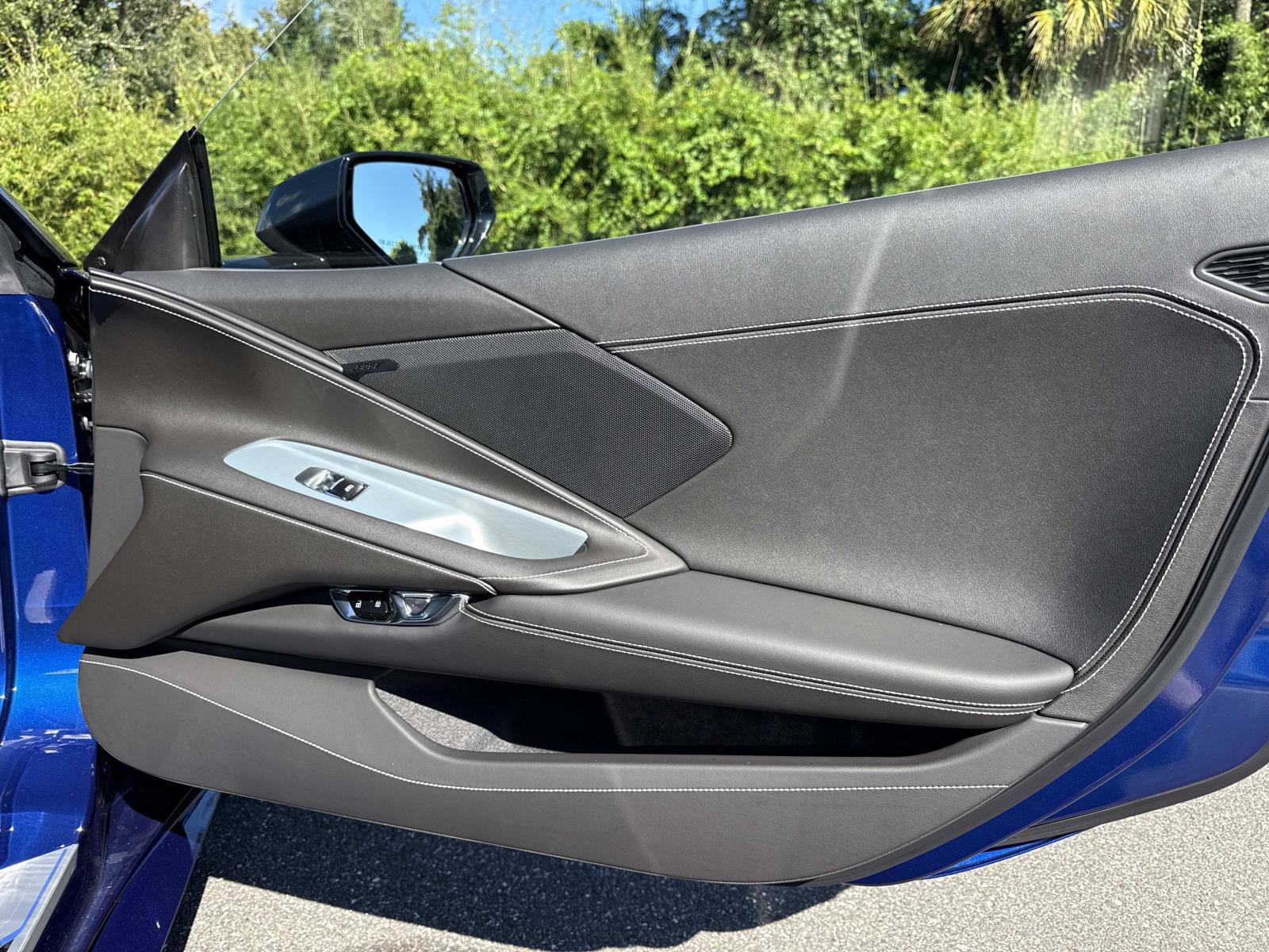 Used 2027 Chevrolet Corvette Stingray Convertible w/ 1LT RWD image 13