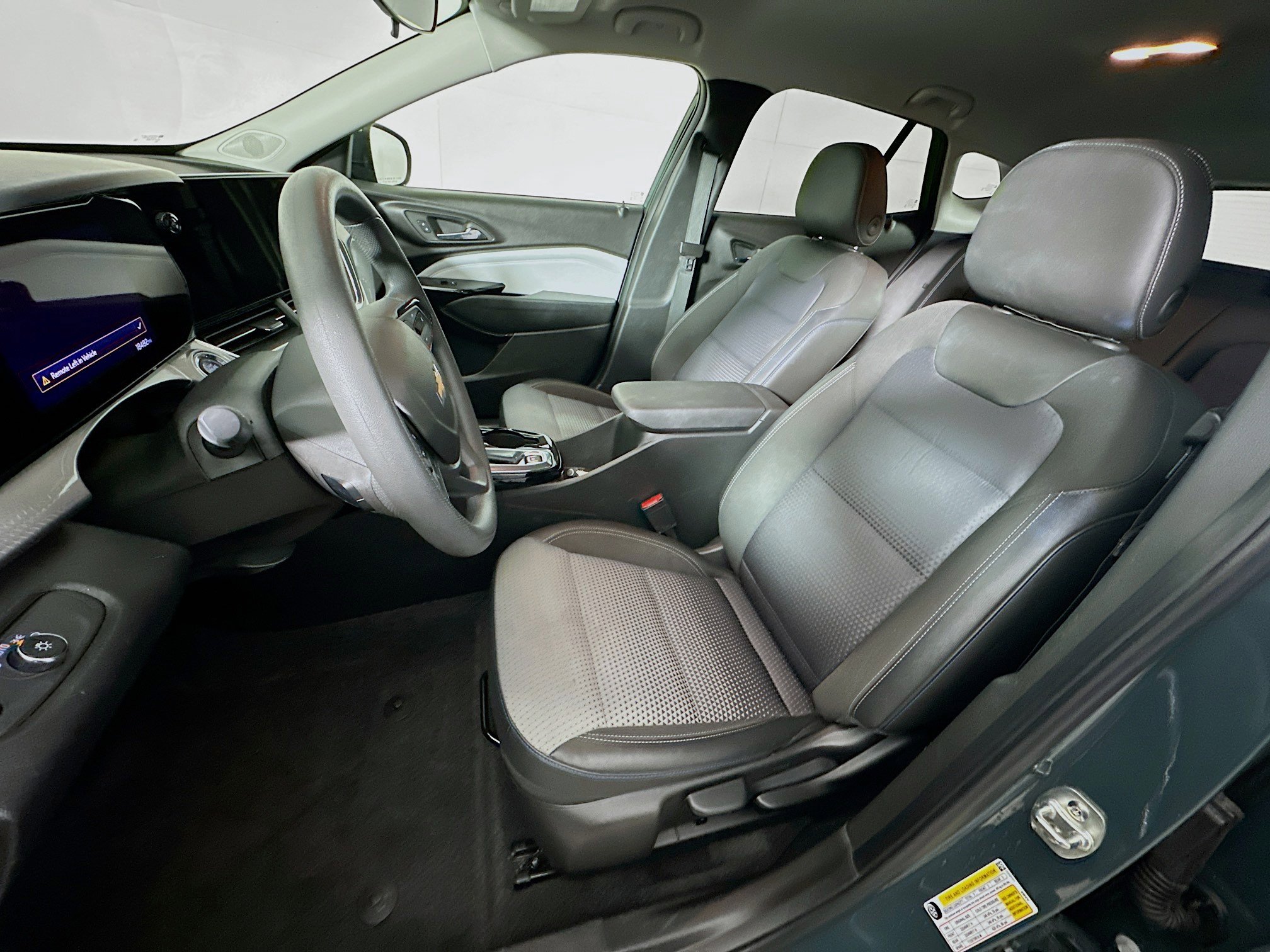Used 2025 Chevrolet Trax LT image 13