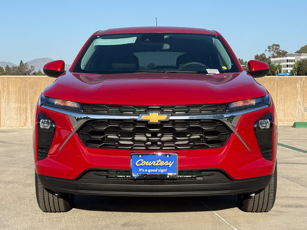 New 2026 Chevrolet Trax LS w/ LS Convenience Package FWD image 4