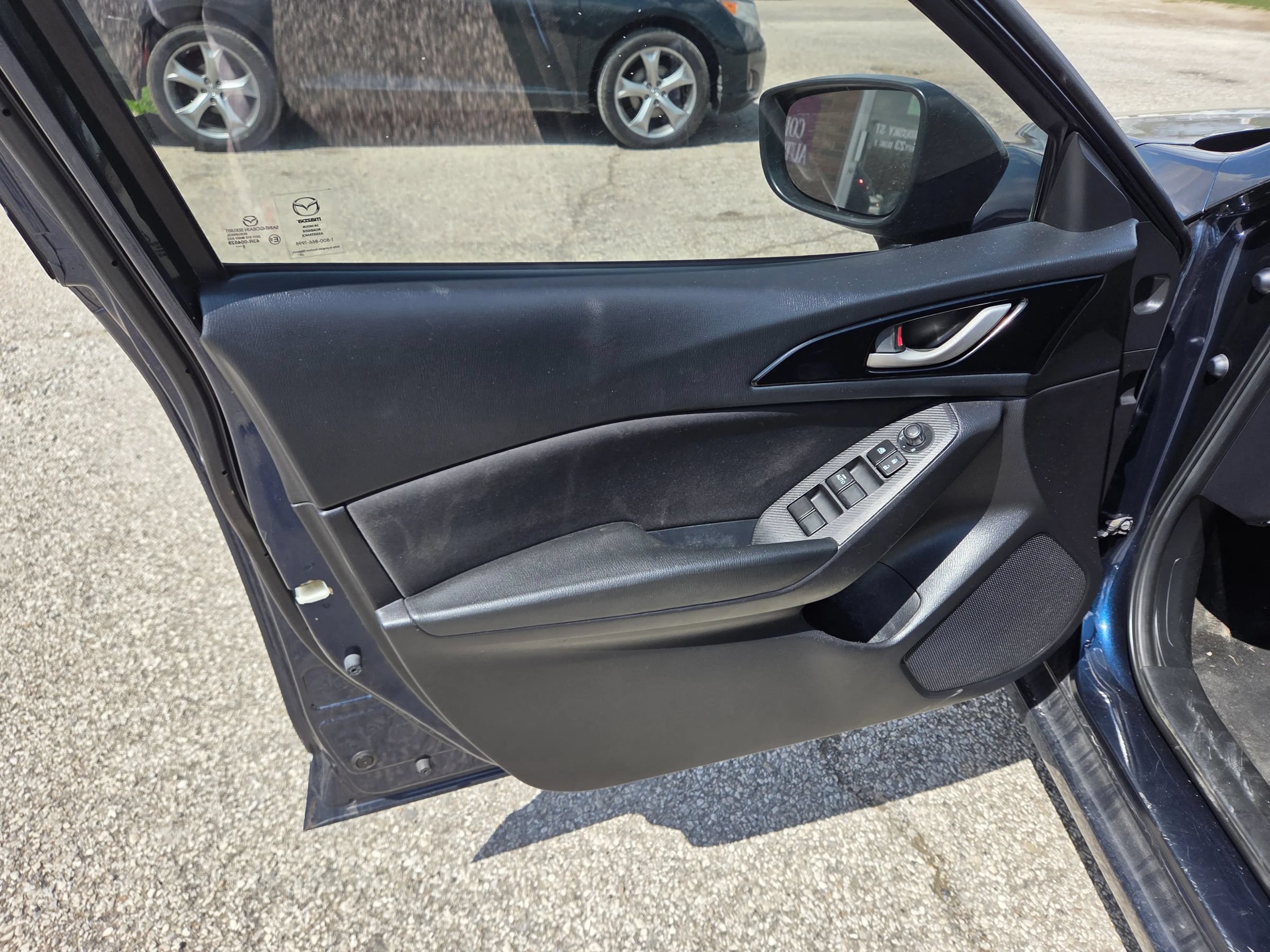 Used 2016 MAZDA MAZDA3 i Sport FWD image 13