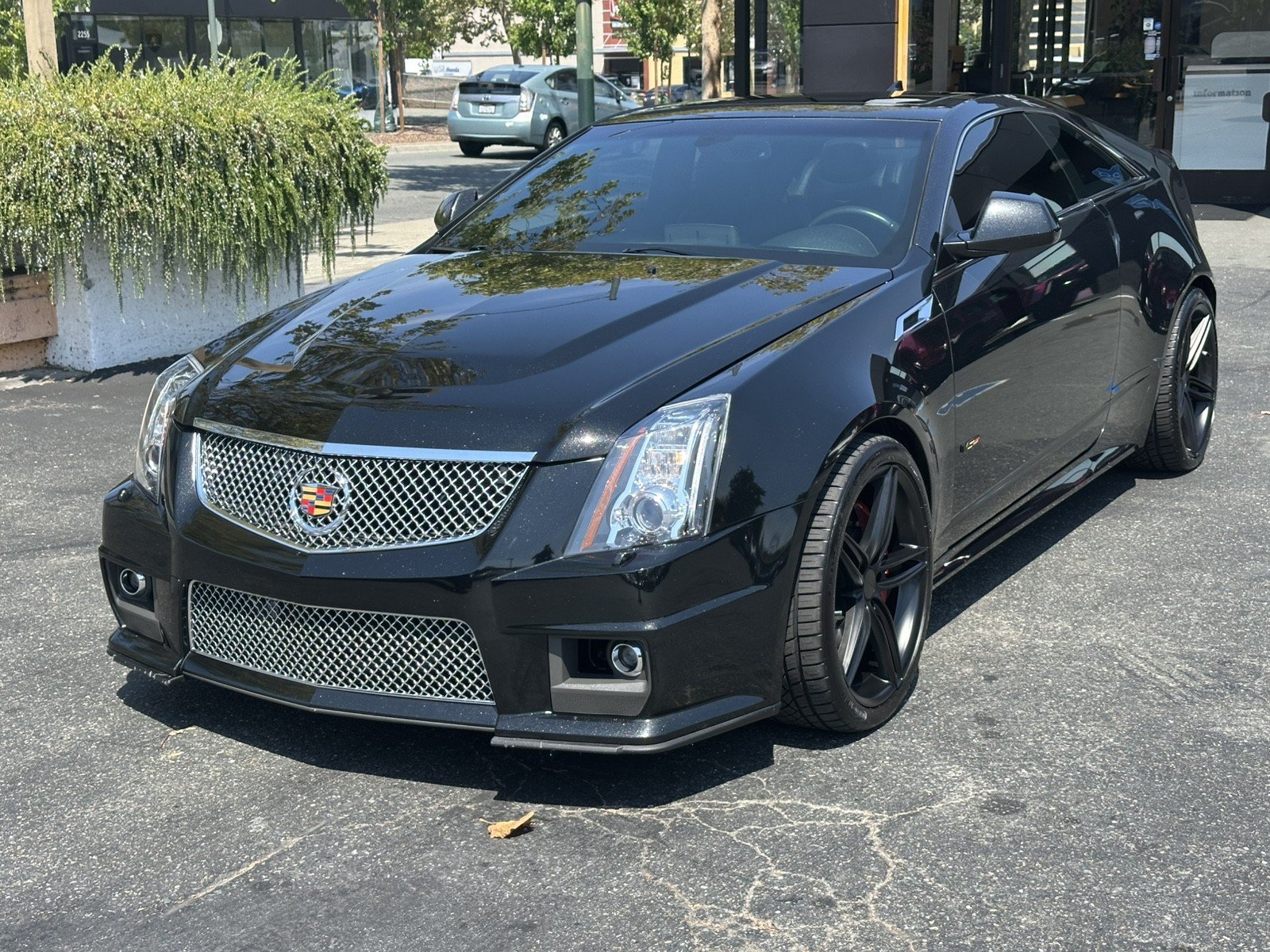 Used 2012 Cadillac CTS V Coupe w/ Wood Trim Package RWD image 4