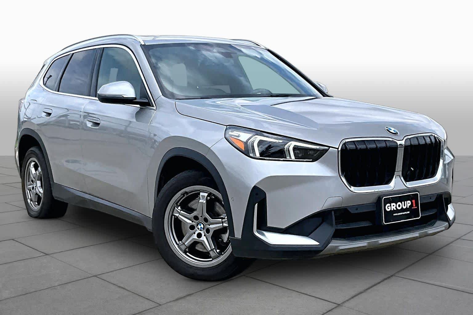 Used 2023 BMW X1 xDrive28i AWD/4WD image 3