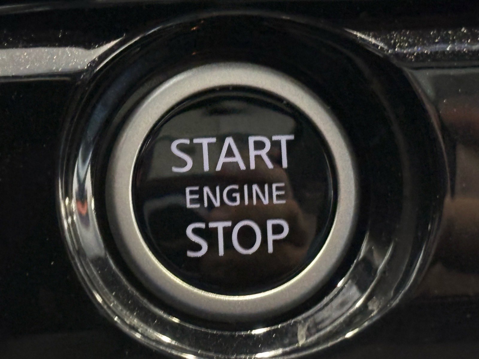 Used 2024 Nissan Pathfinder Platinum w/ Cargo Package image 40