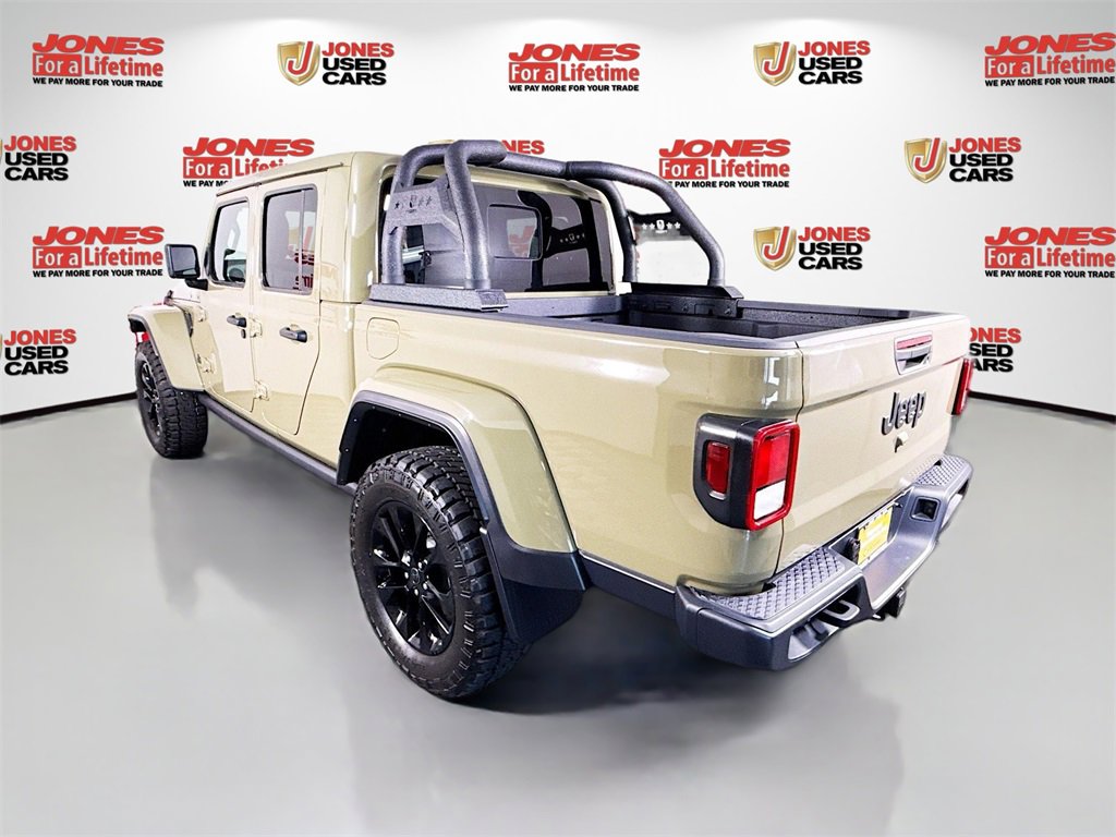 Used 2025 Jeep Gladiator Sport image 2