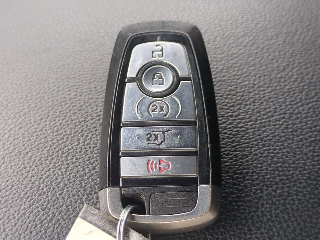 Used 2019 Ford Explorer XLT w/ Equipment Group 202A image 32