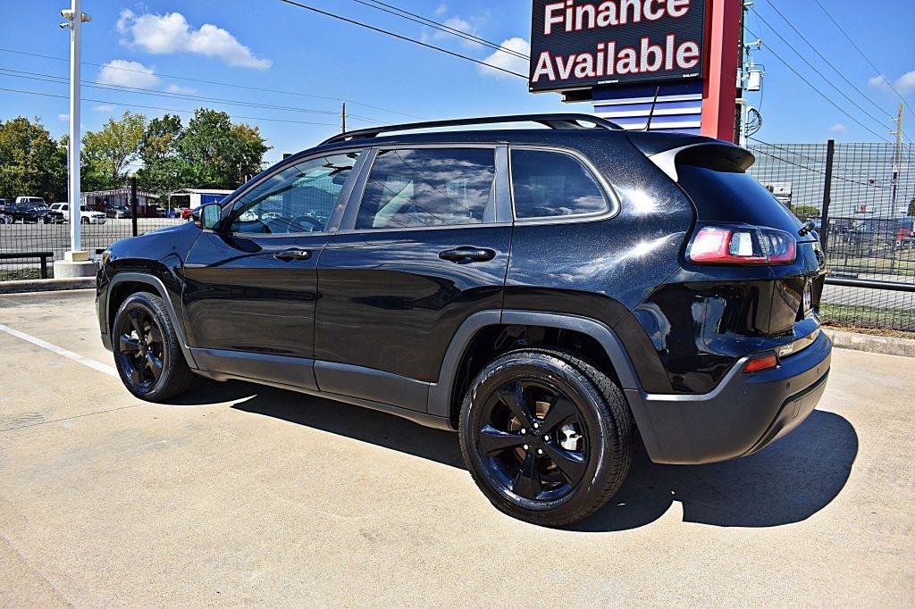 Used 2019 Jeep Cherokee Latitude Plus FWD image 9