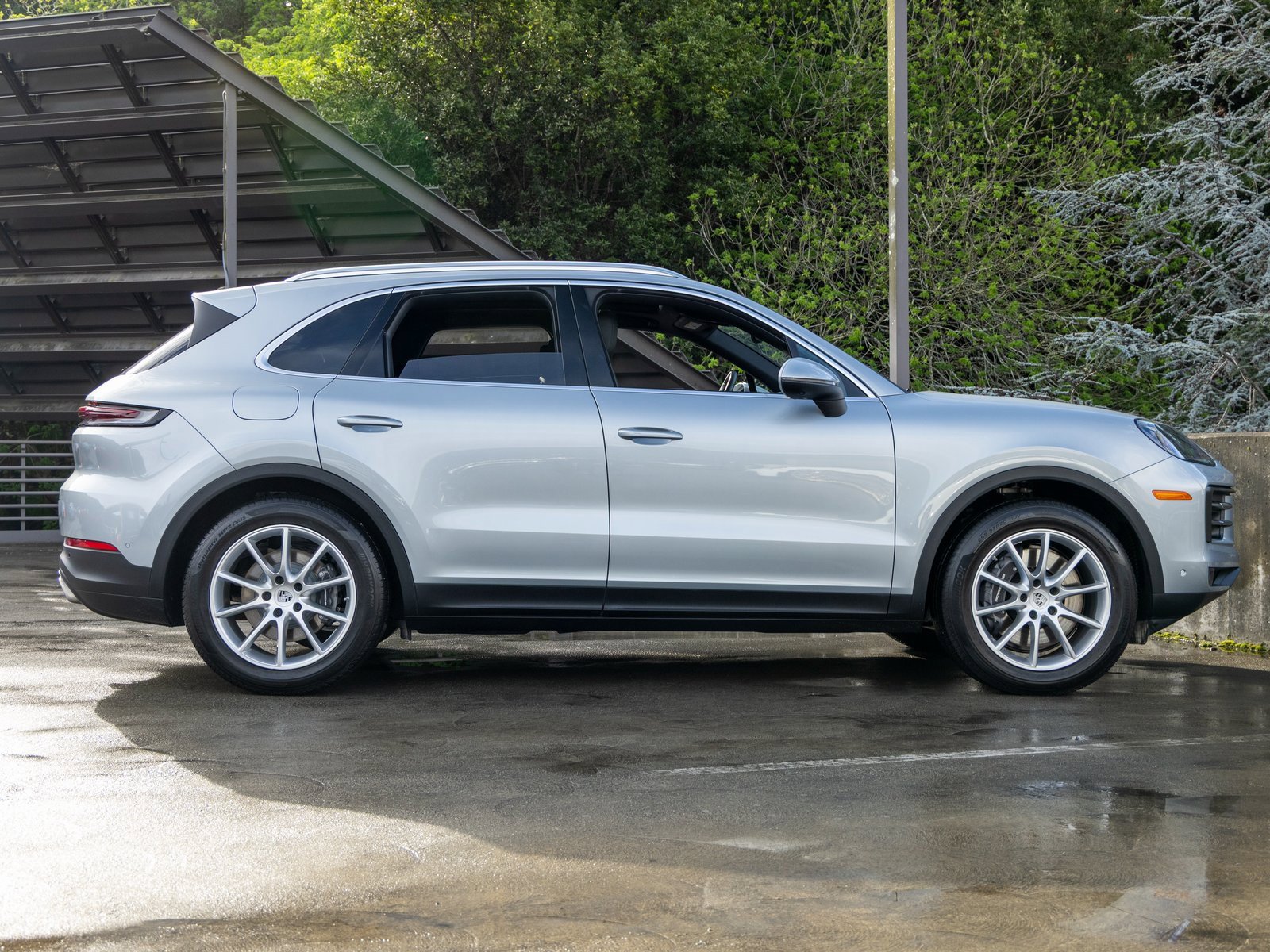 Certified 2025 Porsche Cayenne image 12
