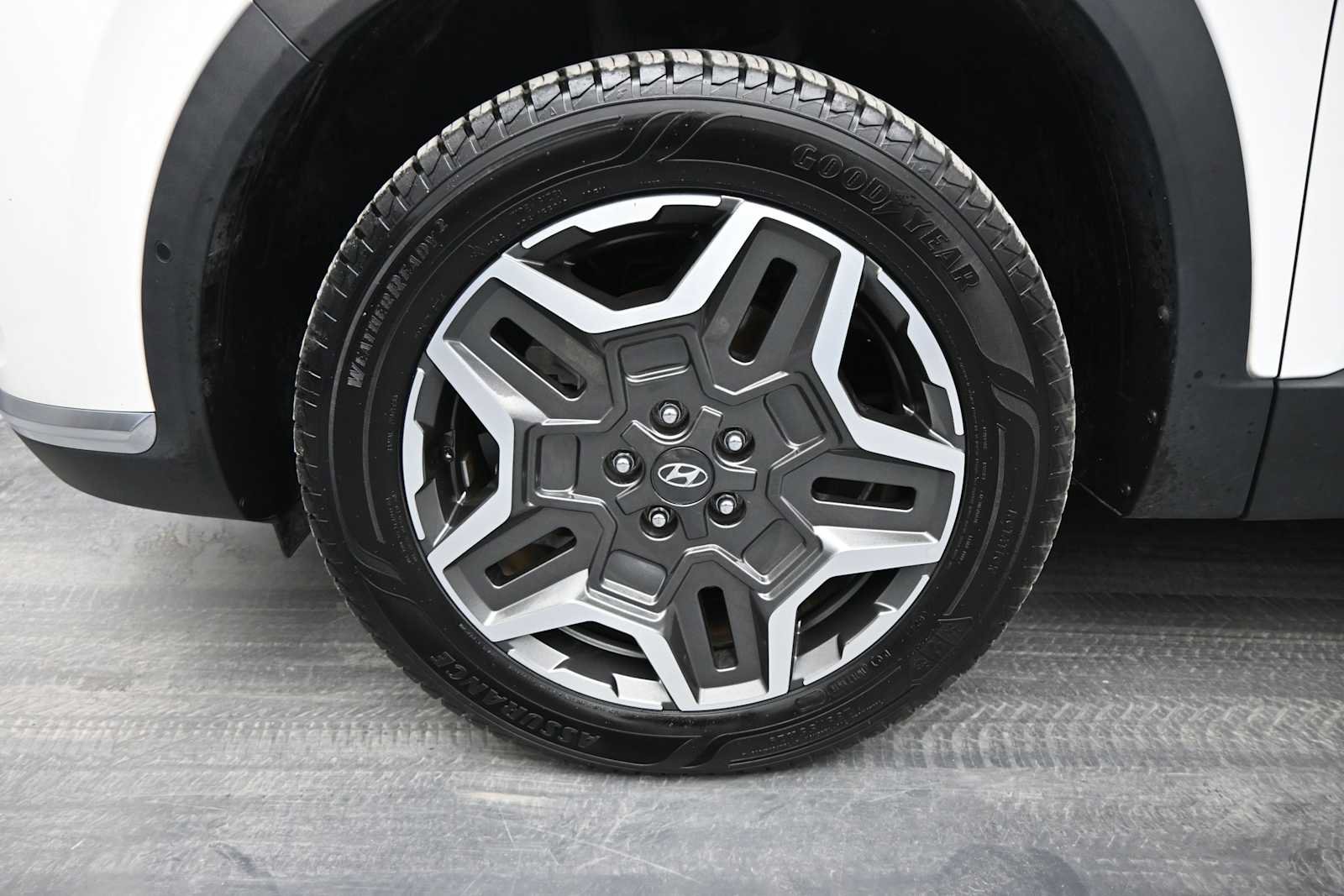 Used 2023 Hyundai Santa Fe Limited AWD/4WD image 10