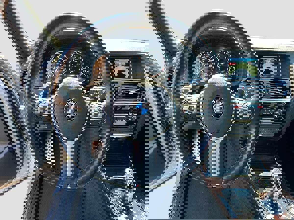 Used 2017 BMW X4 M40i image 12