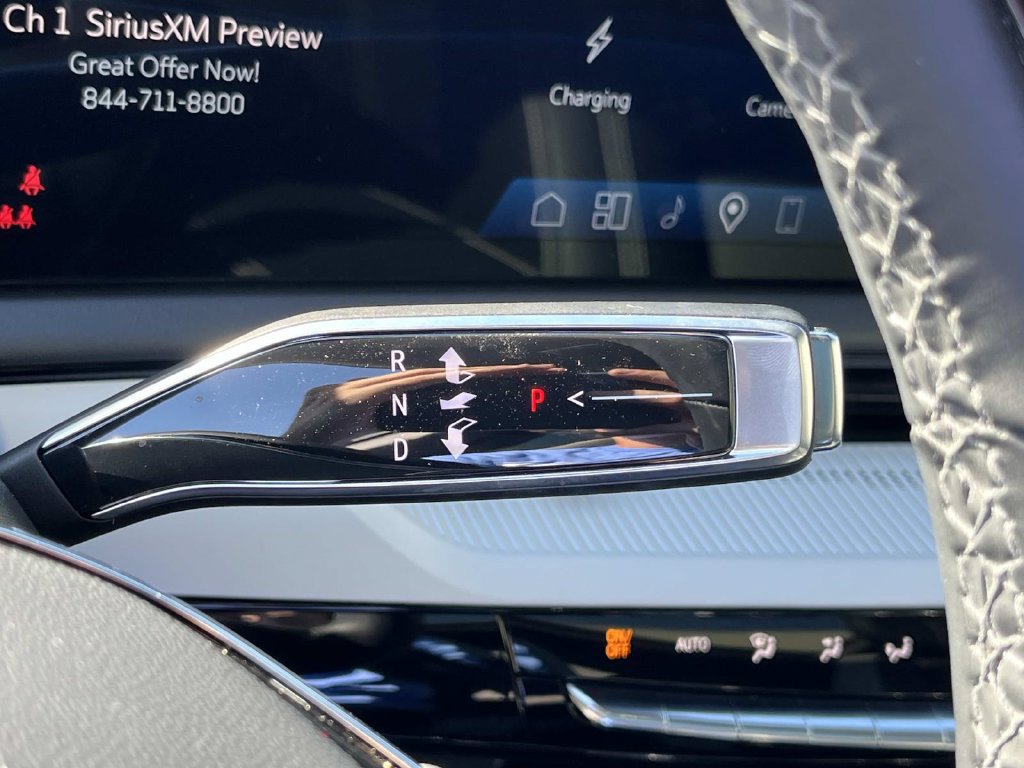Used 2025 Cadillac Optiq Sport 1 AWD/4WD image 41