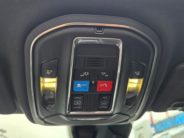 Certified 2025 Jeep Grand Cherokee Laredo X image 19