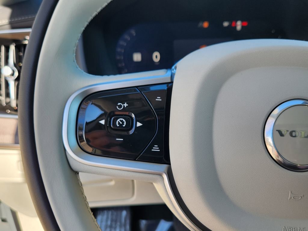 New 2026 Volvo XC90 T8 Ultra w/ Protection Package Premier image 17