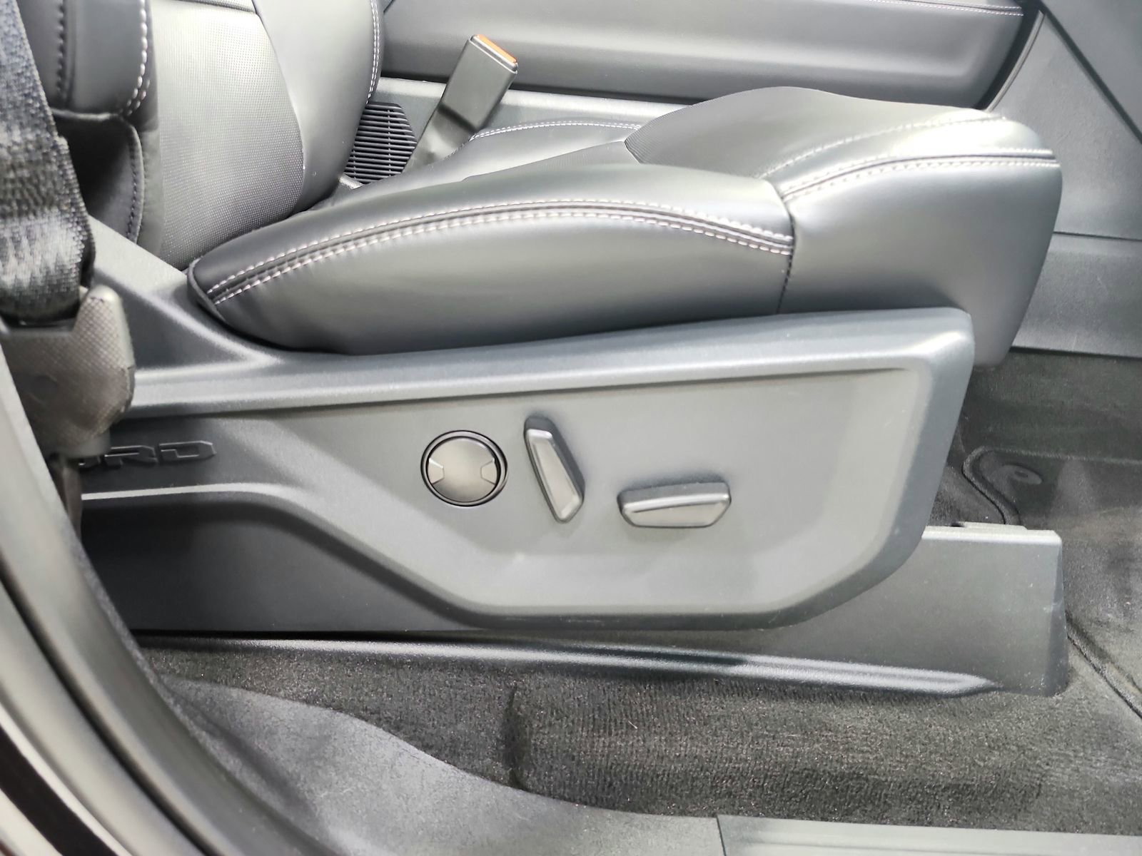 Used 2025 Ford Expedition Max Platinum image 42