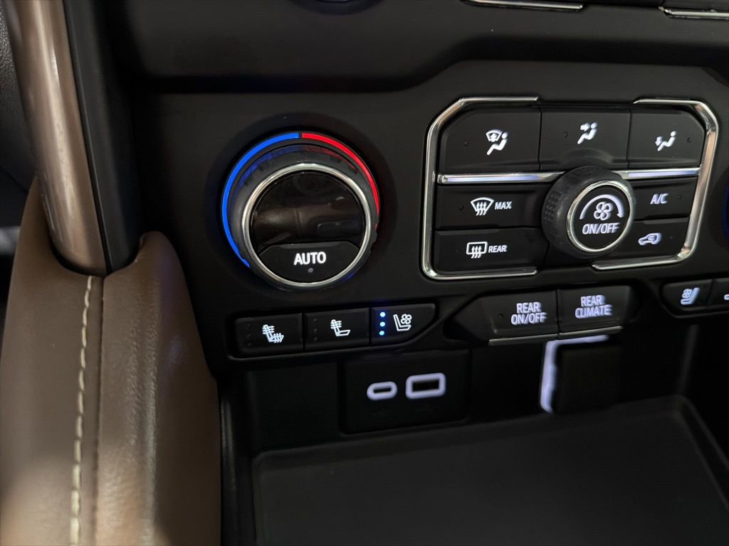 Used 2021 Chevrolet Suburban High Country AWD/4WD image 38