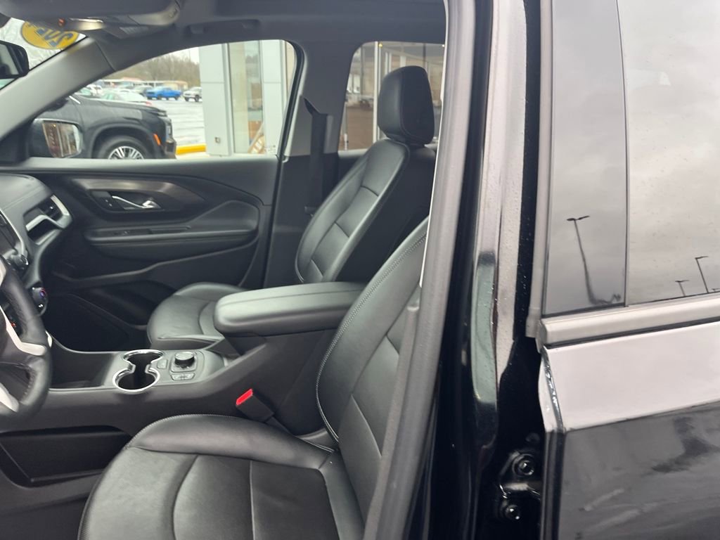 Used 2024 GMC Terrain SLT w/ Tech Package image 21