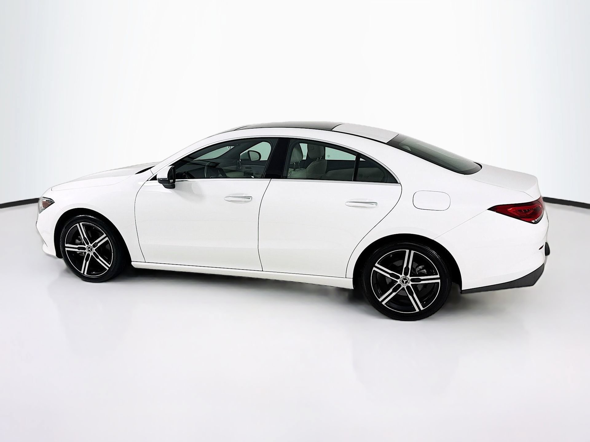 Certified 2022 Mercedes-Benz CLA 250 image 5