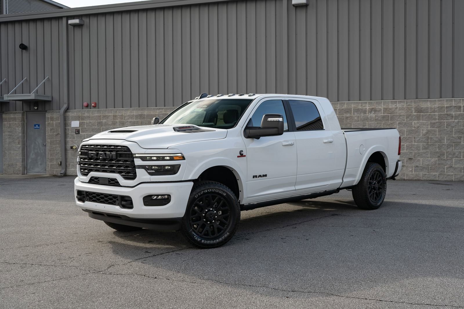 New 2026 RAM 2500 Limited AWD/4WD image 4