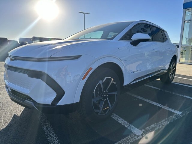 New 2024 Chevrolet Equinox EV LT image 3