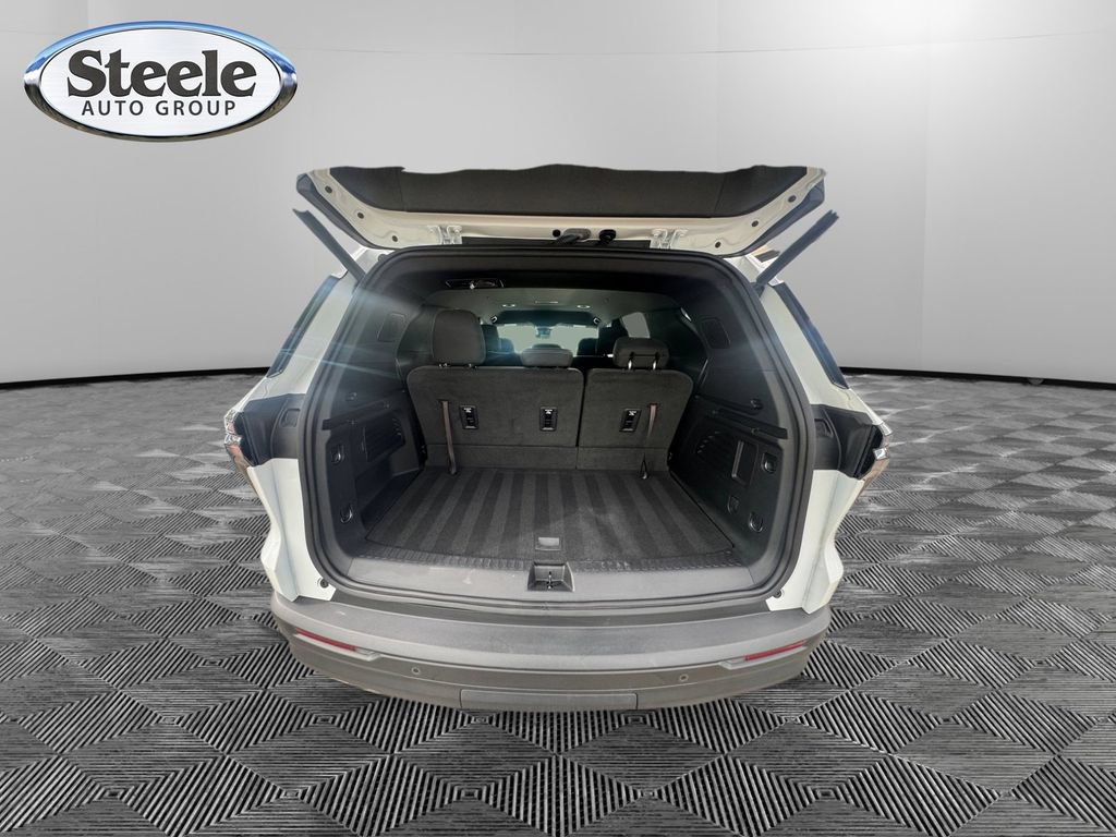 Used 2024 Chevrolet Traverse LS FWD image 18