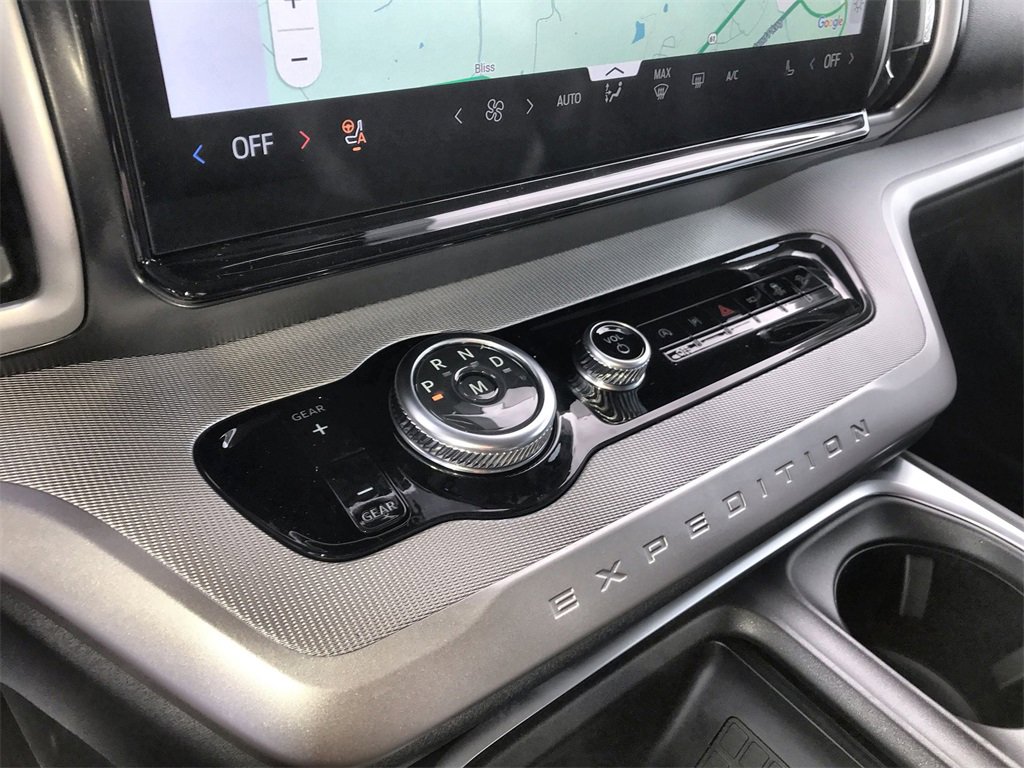 New 2025 Ford Expedition Active image 19