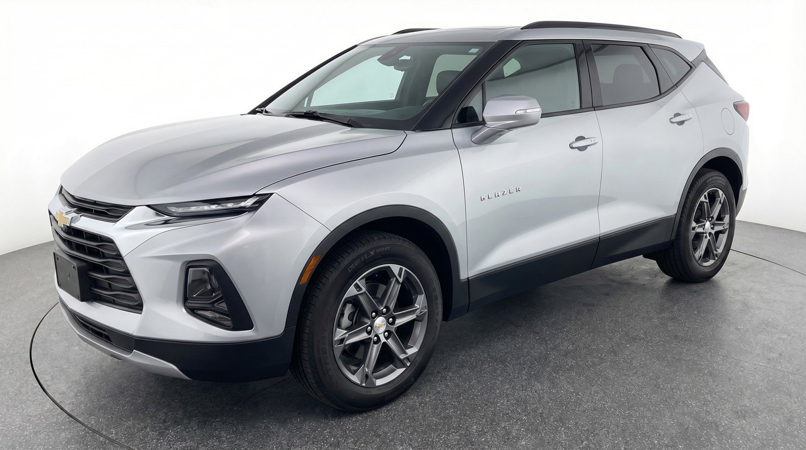 Used 2025 Chevrolet Blazer LT image 3