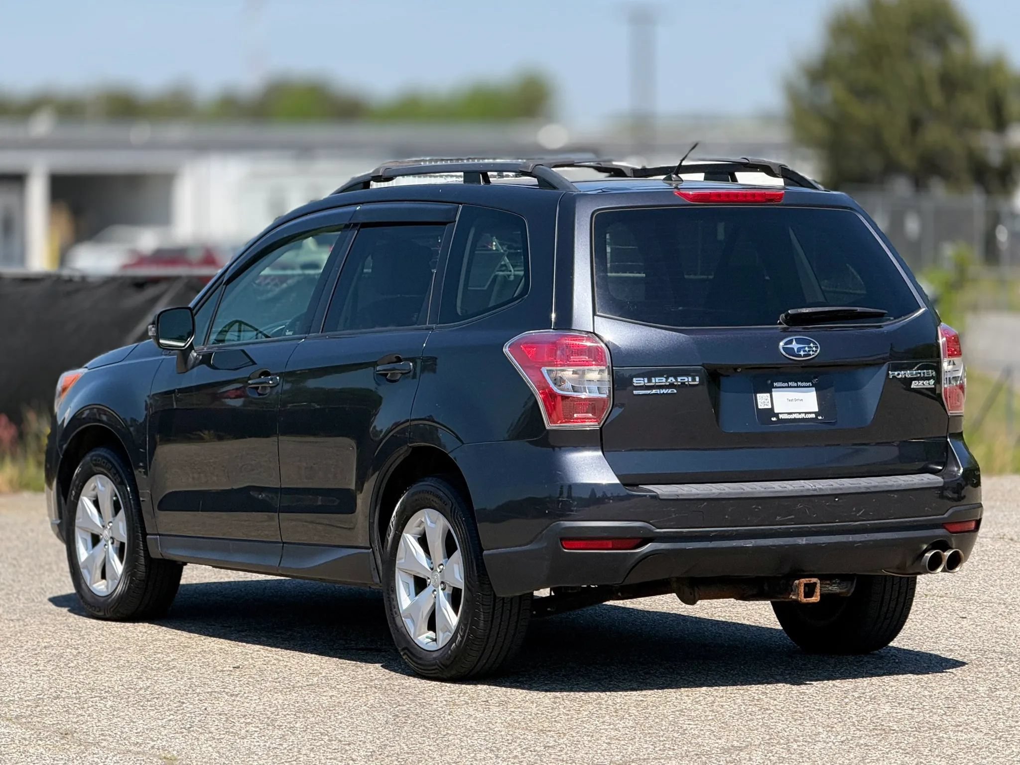 Used 2015 Subaru Forester 2.5i Premium w/ All-Weather Package AWD/4WD image 10