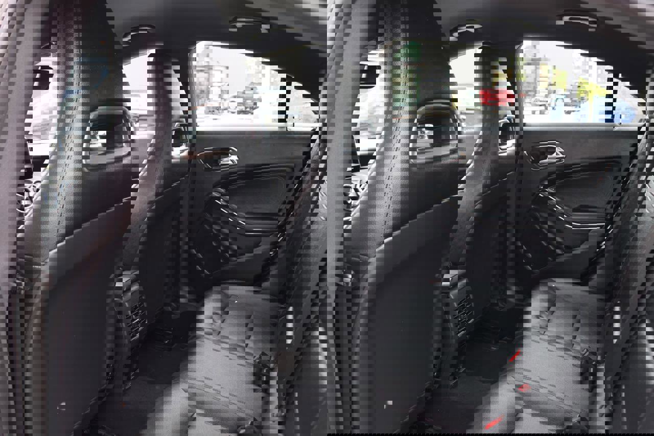 Used 2015 Mercedes-Benz CLA 250 image 21